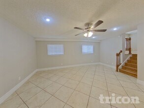 9833 N 47th Dr in Glendale, AZ - Foto de edificio - Building Photo