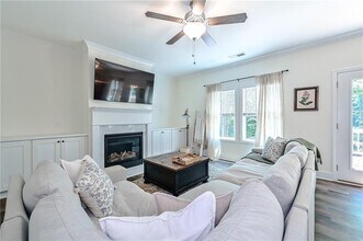 4935 Robinson Rd in Acworth, GA - Foto de edificio - Building Photo