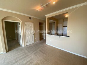 8539 Gate Pkwy W in Jacksonville, FL - Building Photo - Building Photo