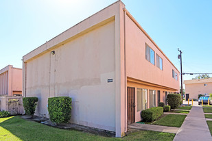 14281 Village Way Apartments