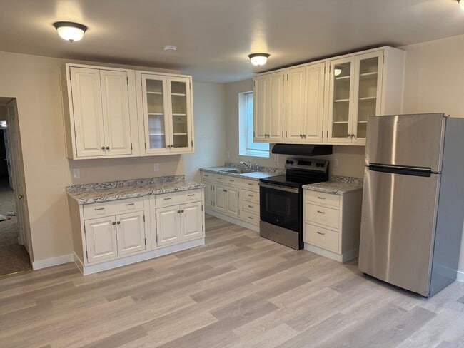 215 W Lafayette St, Unit First floor