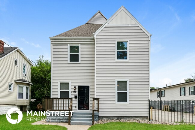 property at 3832 River Park Dr