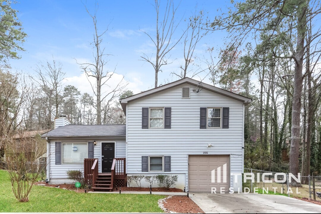 5269 Tracy Ct in Stone Mountain, GA - Building Photo