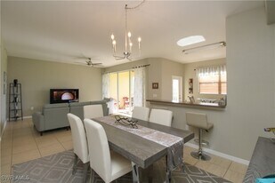 6820 Sterling Greens Dr in Naples, FL - Building Photo