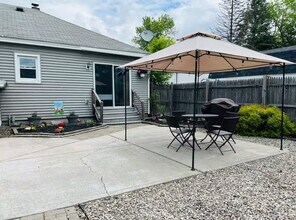 6 Sheltra Ave in Biddeford, ME - Building Photo - Building Photo