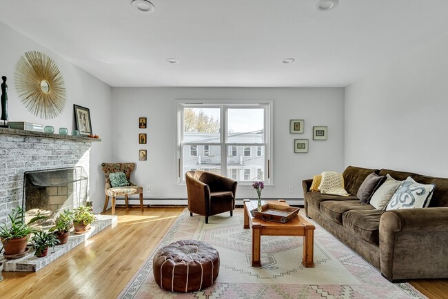 32 St Marks Rd in Boston, MA - Building Photo - Building Photo