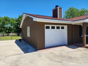 2408 Crabtree Ct in Fayetteville, NC - Building Photo - Building Photo