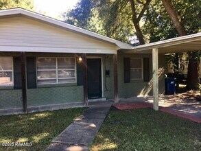 1616-1618 W St Mary Blvd in Lafayette, LA - Building Photo - Building Photo
