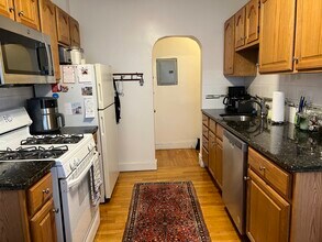 1750 Commonwealth Ave, Unit 5 in Boston, MA - Building Photo - Building Photo