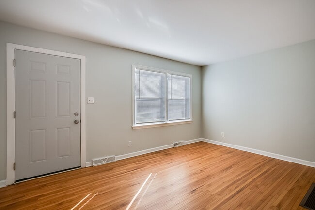 Meadowlark Apartments in Wichita, KS - Foto de edificio - Building Photo