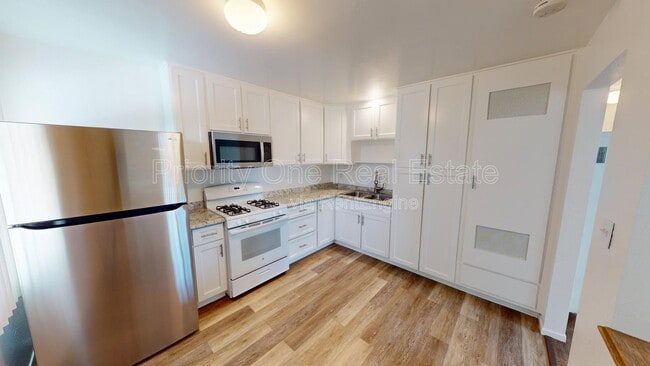 6023 Severin Dr in La Mesa, CA - Building Photo - Building Photo