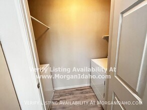 217 N Avenger Ln in Boise, ID - Building Photo - Building Photo