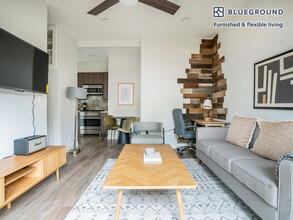 715 Everett Ave in Palo Alto, CA - Building Photo - Building Photo