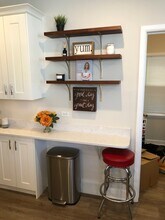 2126 W Barry Ave, Unit Barry 3 in Chicago, IL - Building Photo - Building Photo