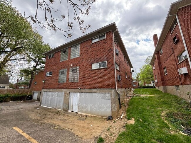 1616 Pelham Pl in Cincinnati, OH - Building Photo - Building Photo