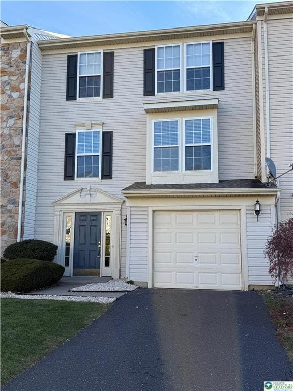 property at 4046 Clubhouse Ct