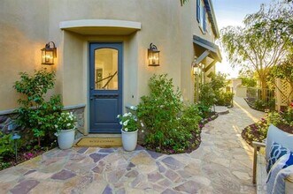 1463 Paseo De Las Flores in Encinitas, CA - Building Photo - Building Photo