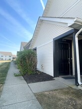 5566 Garden Ridge in Columbus, OH - Foto de edificio - Building Photo