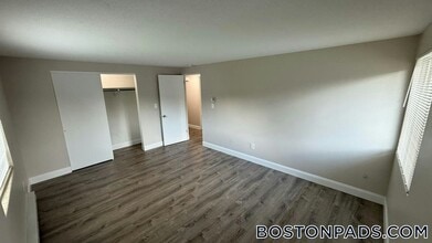 310 Thompson Rd in Webster, MA - Building Photo - Building Photo