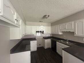 7067 Apple Creek in Memphis, TN - Building Photo - Building Photo