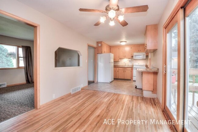 property at 2717 Lawndale Dr