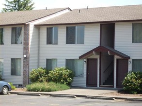 Silverpark Apartments in Salem, OR - Building Photo - Building Photo