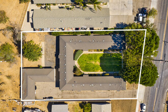 700 Ojai Rd in Santa Paula, CA - Building Photo - Building Photo