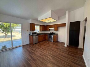 9312 Moynello Ct in Elk Grove, CA - Building Photo - Building Photo