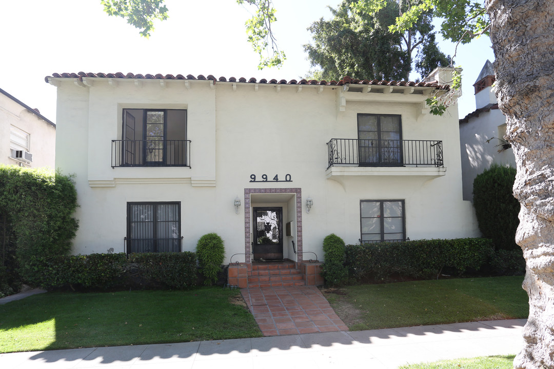 9940 Robbins Dr in Beverly Hills, CA - Building Photo