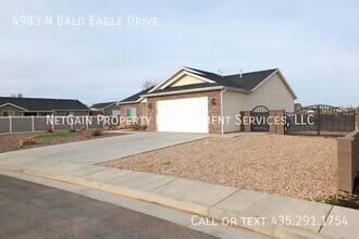 4983 Bald Eagle Dr in Enoch, UT - Building Photo - Building Photo