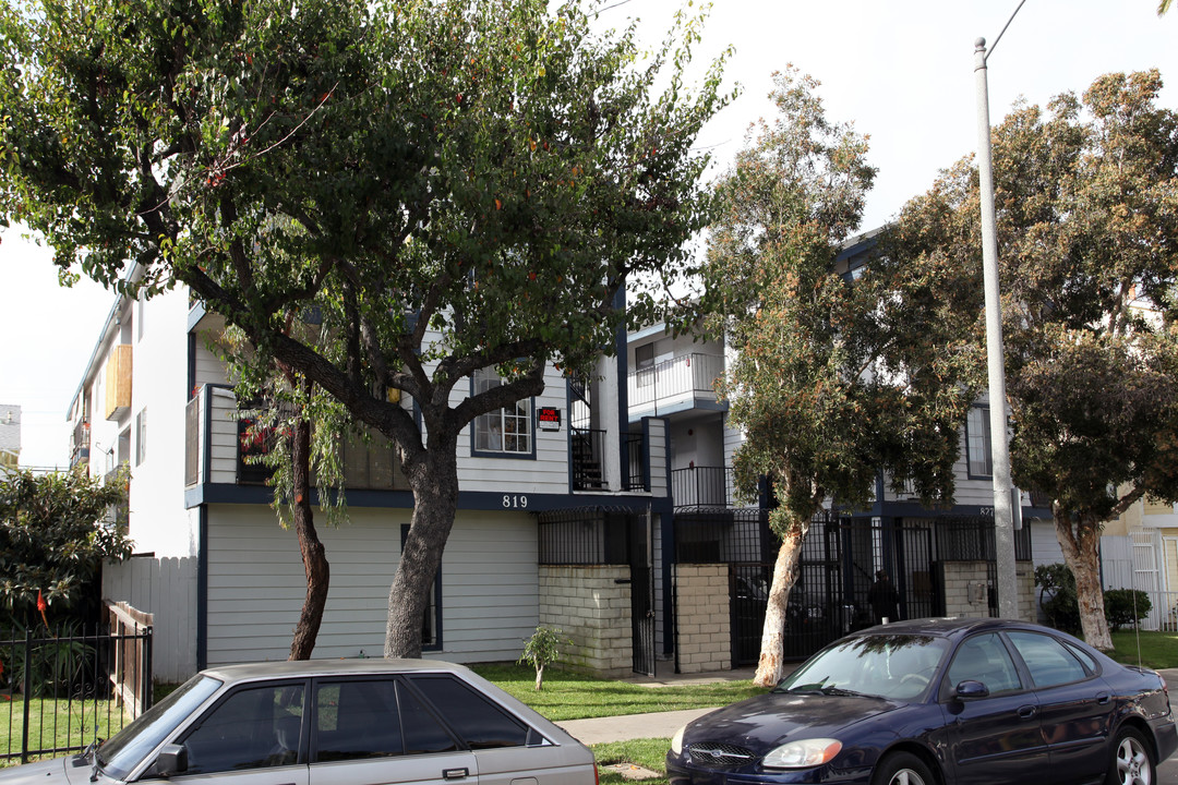 Gaviota Apartments in Long Beach, CA - Building Photo