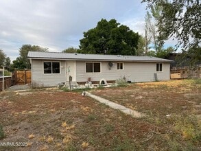 1038 Cosgrave St in Winnemucca, NV - Building Photo - Building Photo