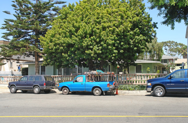 300-302 S Horne St in Oceanside, CA - Building Photo - Building Photo