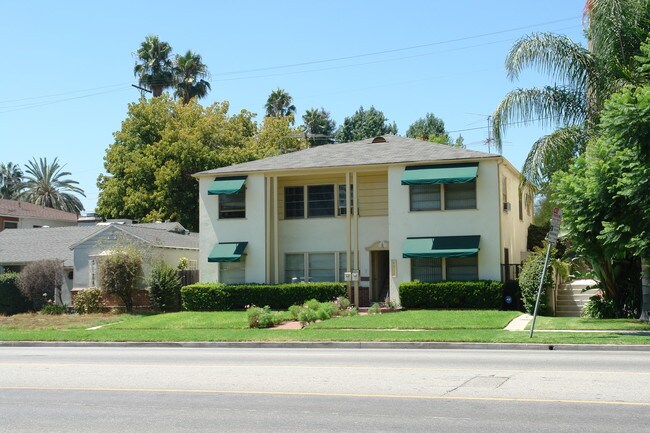 4305-4313 Laurel Canyon Blvd in Studio City, CA - Building Photo - Building Photo