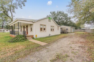208 Ella St in Lafayette, LA - Building Photo - Building Photo