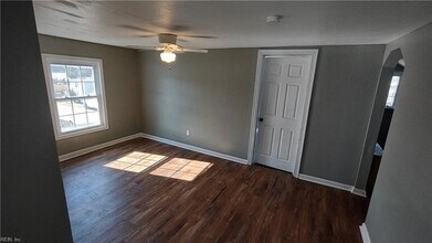 5949 Jefferson Ave in Newport News, VA - Foto de edificio - Building Photo