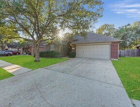 18615 Woodglen Shadows Dr in Humble, TX - Building Photo - Building Photo