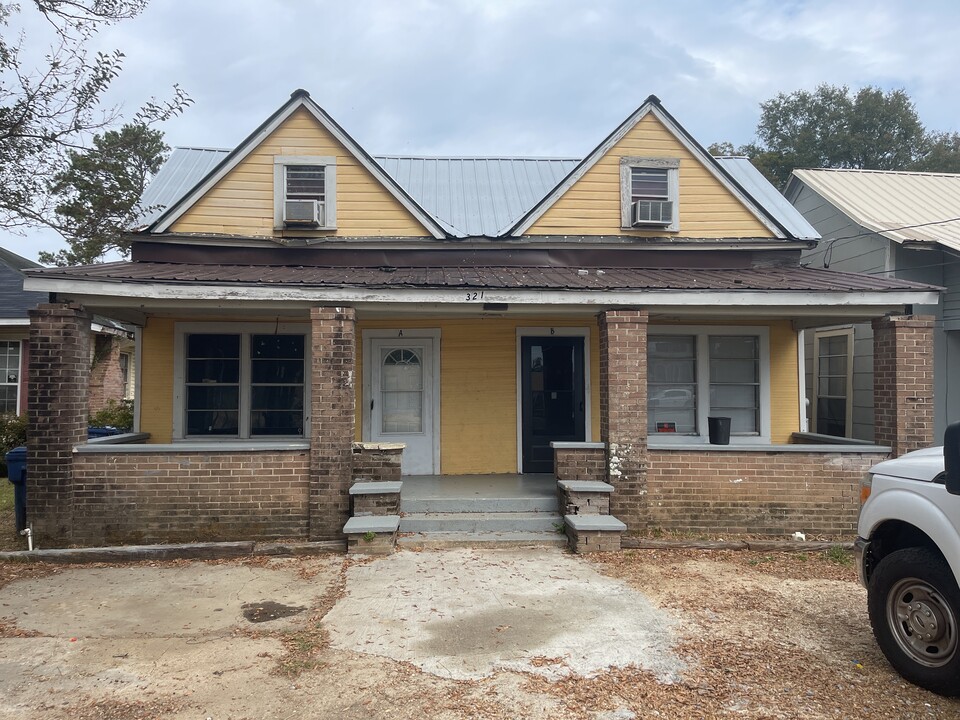 321 E Congress St in Brookhaven, MS - Building Photo