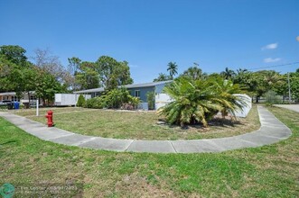 1670 SW 22nd Ave in Fort Lauderdale, FL - Building Photo - Building Photo