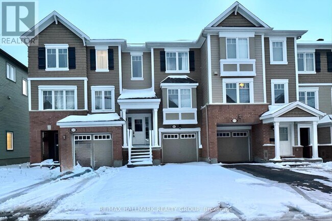 422 Coldwater Cres in Ottawa, ON - Building Photo - Building Photo