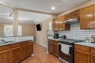 16122 Taloncrest Dr in Houston, TX - Building Photo - Building Photo