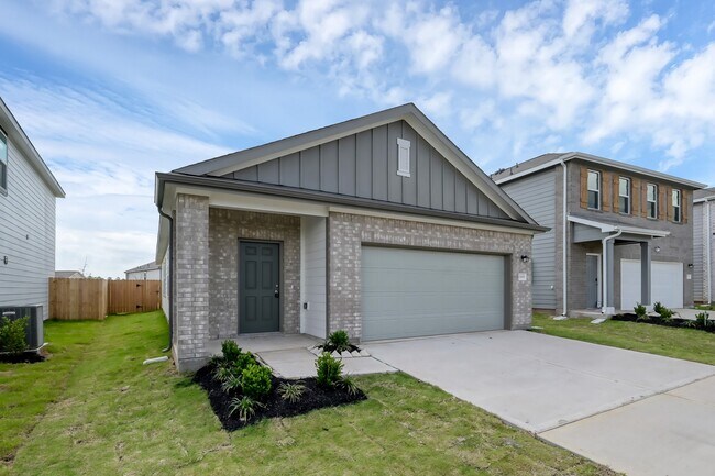 15009 Ronan Dr in Montgomery, TX - Building Photo - Building Photo