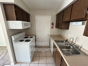 3553 Golden Meadows Ct in Dayton, OH - Building Photo - Building Photo