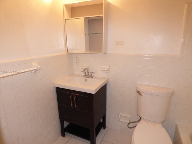 417 NE 17th Ave in Fort Lauderdale, FL - Building Photo - Building Photo