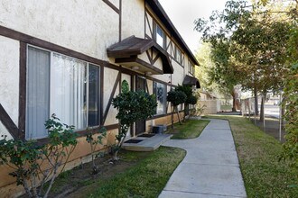 Webster Townhomes in Moreno Valley, CA - Building Photo - Building Photo