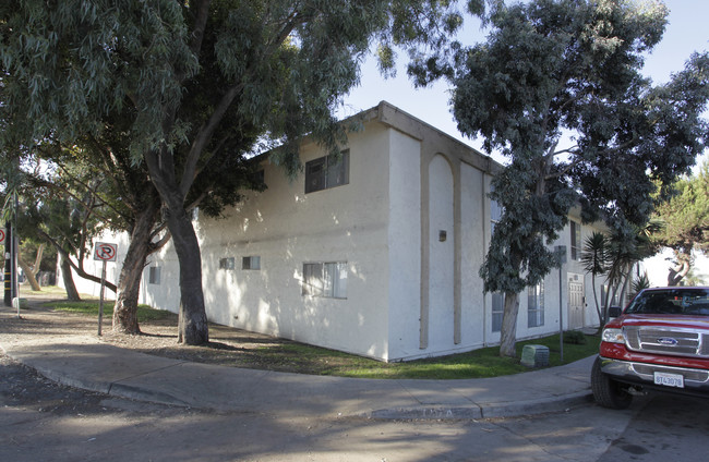 Main Street Apartments in Chula Vista, CA - Foto de edificio - Building Photo