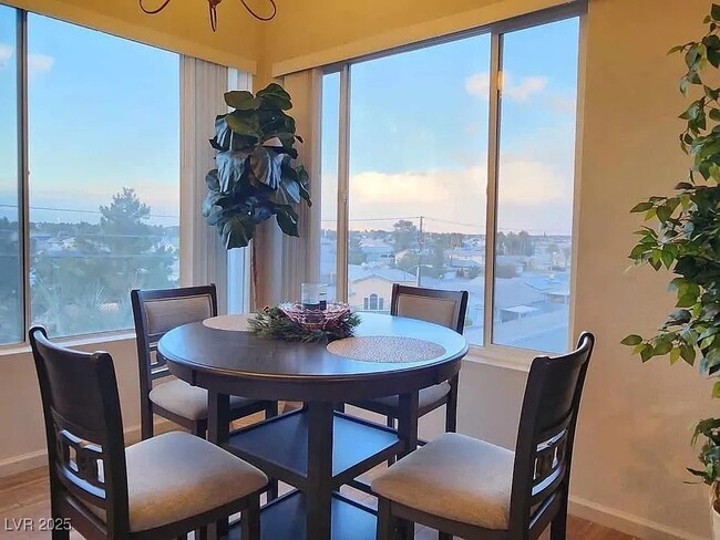 property at 15 E Agate Ave