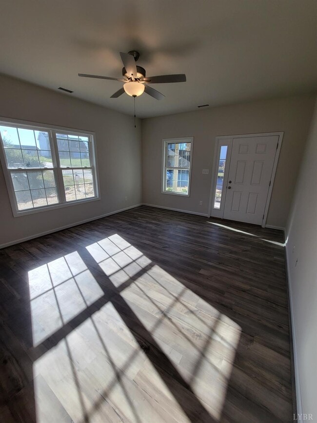 1035 Old Trl Rd in Forest, VA - Building Photo - Building Photo