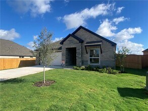 104 Periwinkle Ln in Bastrop, TX - Building Photo - Building Photo