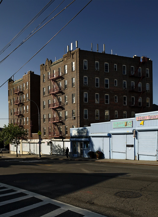 150-73-150-81 87th Ave in Jamaica, NY - Foto de edificio